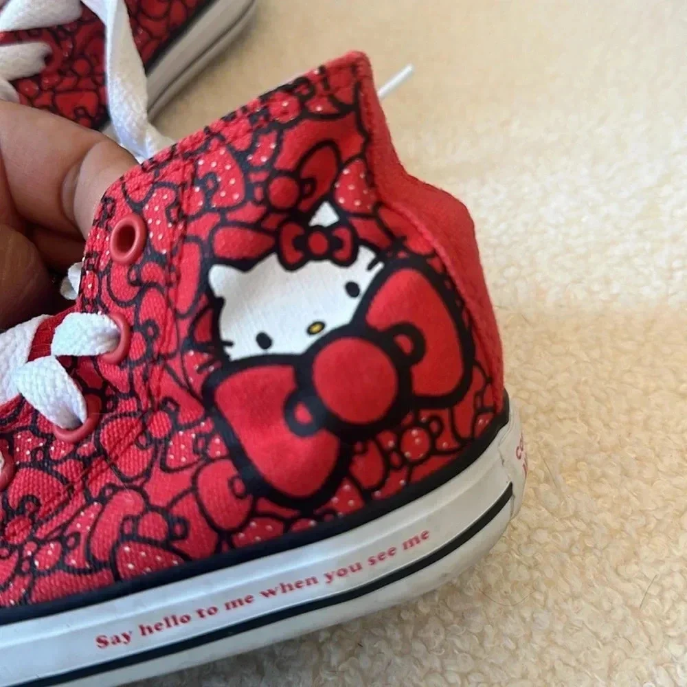 Hello Kitty Converse girls size 6 EUC